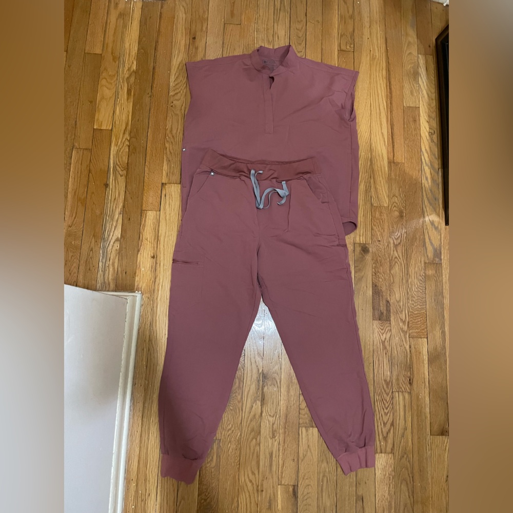 Mauve FIGS Scrubs SET